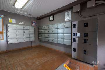 宅配ボックスと共用ポスト