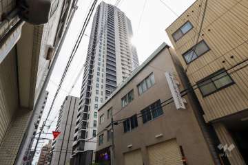 ジオタワー新町の外観（東側から）
