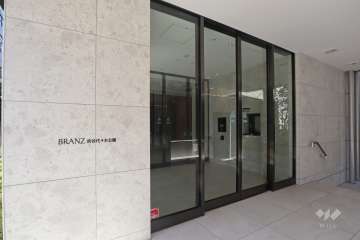 エントランス(西側)