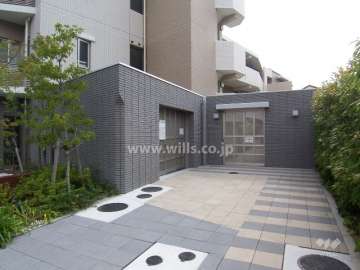 駐輪場とゴミステーション