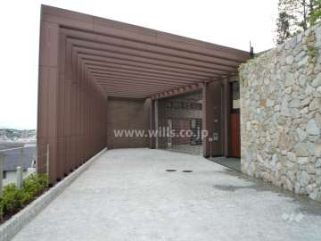 駐車場の出入り口（リングシャッター付き）