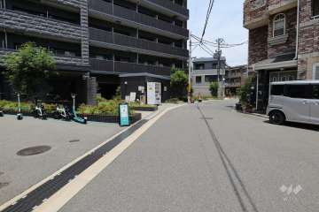 敷地南東側の前面道路