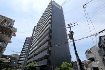 プレサンス大阪福島シエルの外観（南東側から）