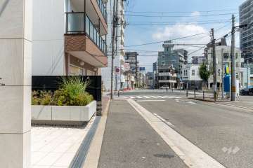 敷地南側の前面道路