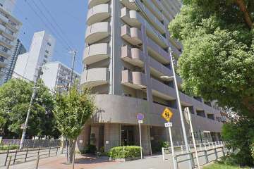 敷地東側の前面道路（南側から）