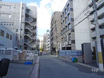敷地南側の前面道路