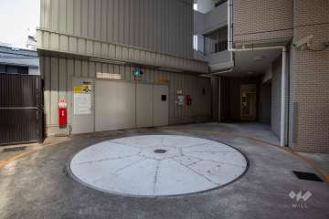 敷地内駐車場（タワー式立体）