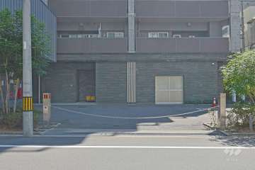 駐車場の出入り口（リングシャッター付き）