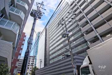 ザ・パークハウス大阪福島の外観（北東側から）※2024年12月現在大規模修繕工事中