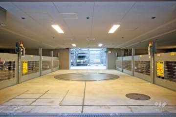 敷地内駐車場（屋内機械式）