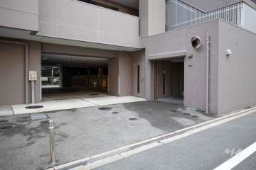 駐車場の出入口