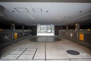 敷地内駐車場（屋内機械式）