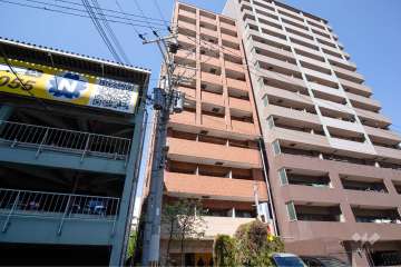 プレサンス梅田インテルノの外観(南西側から)