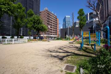 『上福島東公園』は遊具が設置された子供の遊び場にピッタリの公園です。