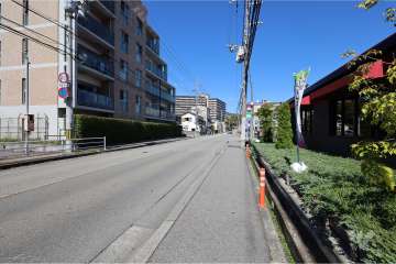 敷地東側の前面道路