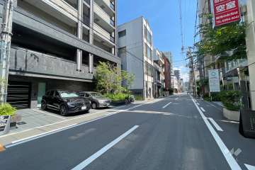 敷地南側の前面道路
