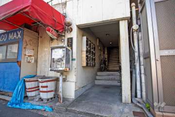 住戸入り口（共用ポスト）