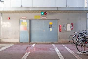敷地内駐車場（屋内機械式）　