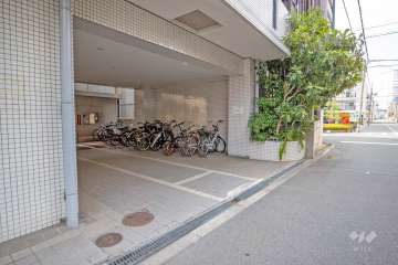 駐車場の出入り口　