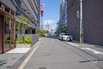 敷地南側の前面道路