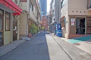 敷地南側の前面道路