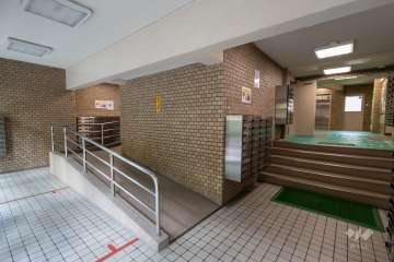 エントランス内