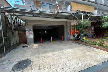 駐車場の出入り口