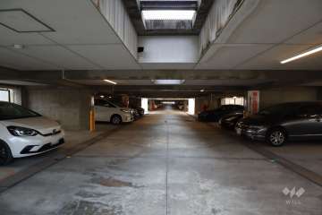 敷地内駐車場（屋内平面式）