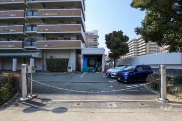 駐車場の出入り口（ロボットゲート付き）