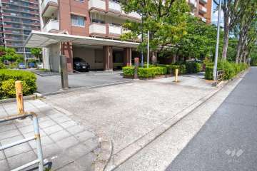 駐車場の出入口