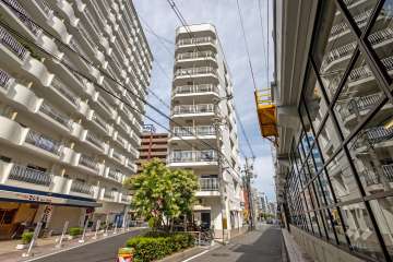 コープ野村梅田B棟の外観（南東側から）