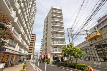 コープ野村梅田B棟の外観（南西側から）