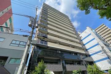 プレサンスロジェ大阪天満橋リバーテラスの外観(南東側から)