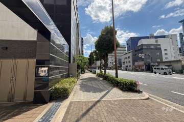 敷地西側の前面道路　