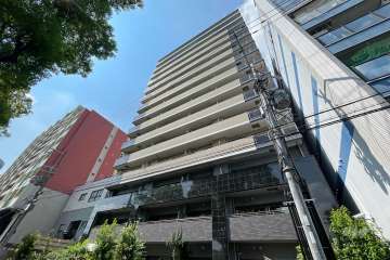 プレサンスロジェ大阪天満橋リバーテラスの外観(北東側から)