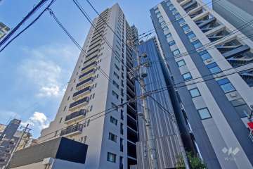 ローレルタワー南森町ル・サンクの外観（北西側から）