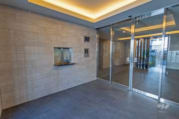 エントランスはオートロック付きです。