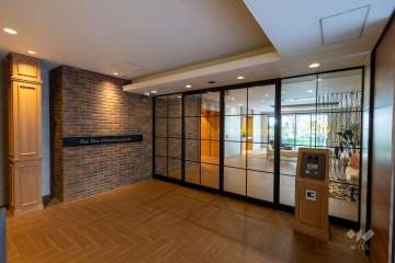 エントランスはオートロック付きです。