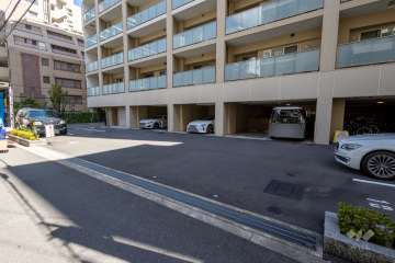 駐車場の出入り口