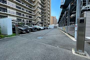 駐車場出入口(ロボットゲート付き)