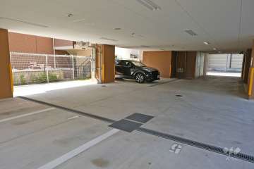 敷地内駐車場（屋内平面式）