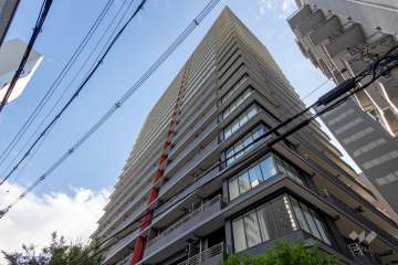 ロジュマンタワー梅田の外観（北東側から）