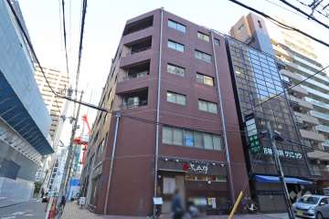 メゾンドール高麗橋の外観（南西側から）