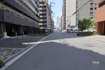 敷地東側の前面道路