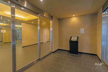 エントランスはオートロック付きです。