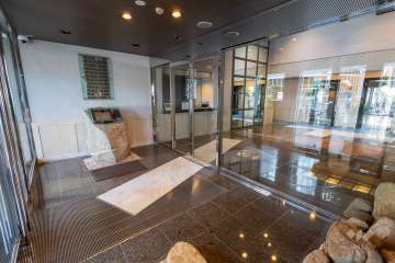 エントランスはオートロック付きです。