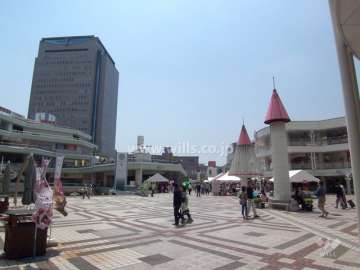 駅が近く、近隣に各種生活施設が揃っています。
