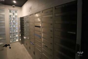 宅配ボックスと共用ポスト　