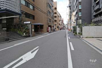 敷地南側の前面道路