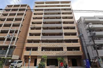 プレサンス上町台東平の外観（西側から）